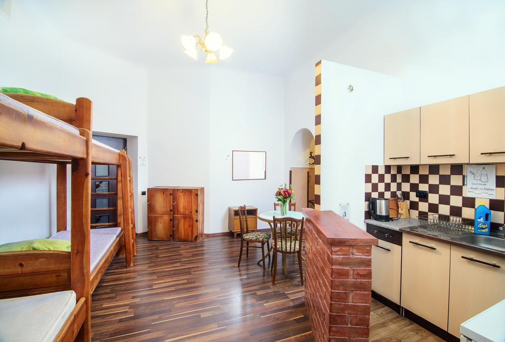 Hollywood Home Hostel Liov Cameră foto