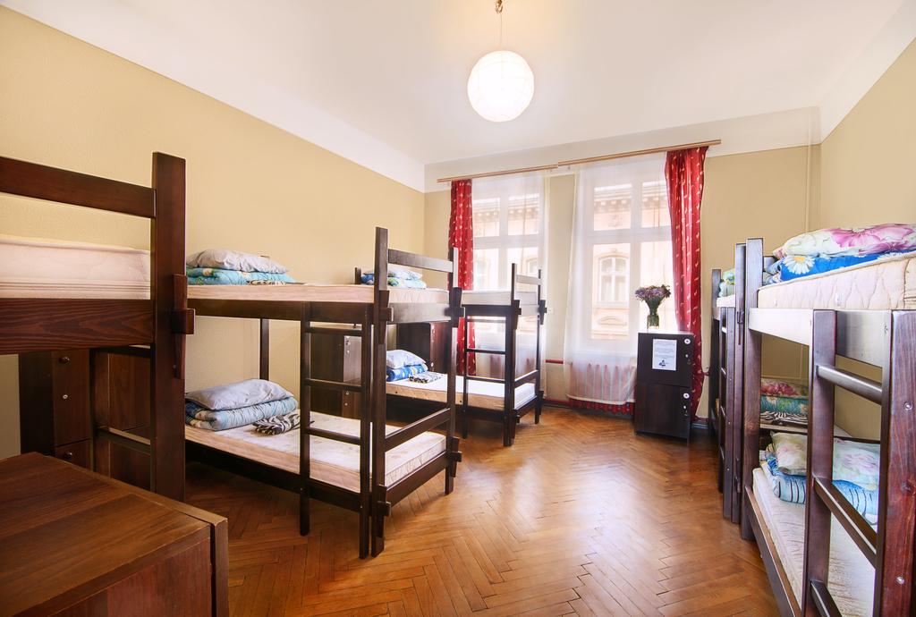 Hollywood Home Hostel Liov Cameră foto